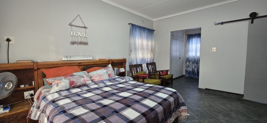 4 Bedroom Property for Sale in Geelhoutpark North West